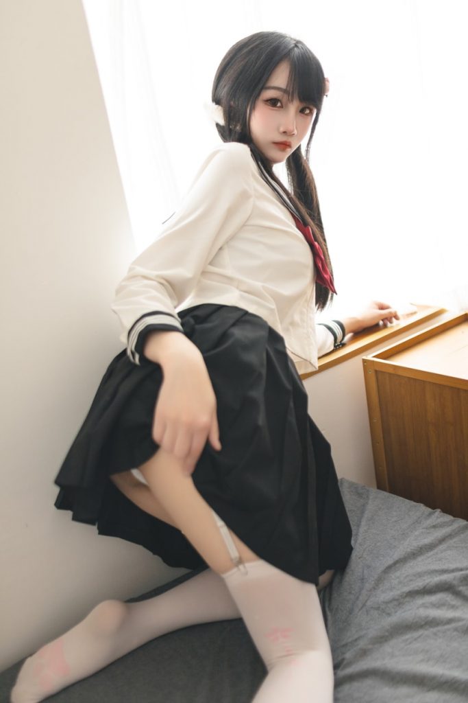 嗷呜酱 – 水手服 [48P-410MB]-森女部落